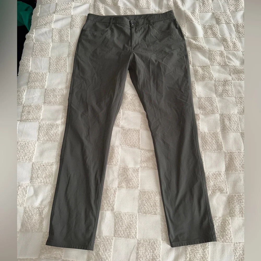 Vuori Meta™ Pant Athletic Slim Fit 31.5” size‎ 36